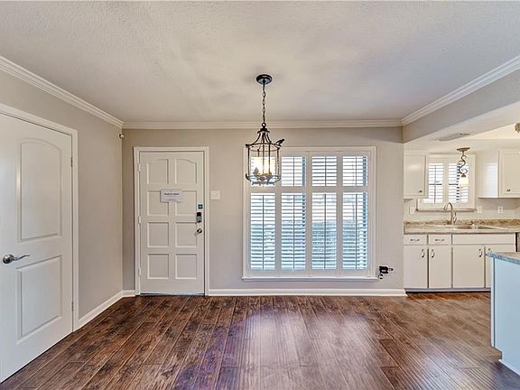 5th image of 3203 Point East Dr