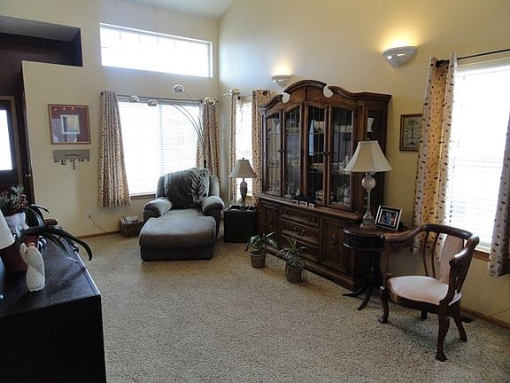 5th image of 2466 Dawn Dr