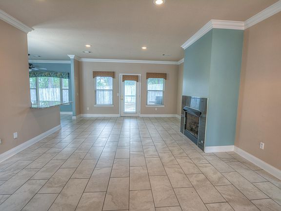 5th image of 110 Shady Woods Ct