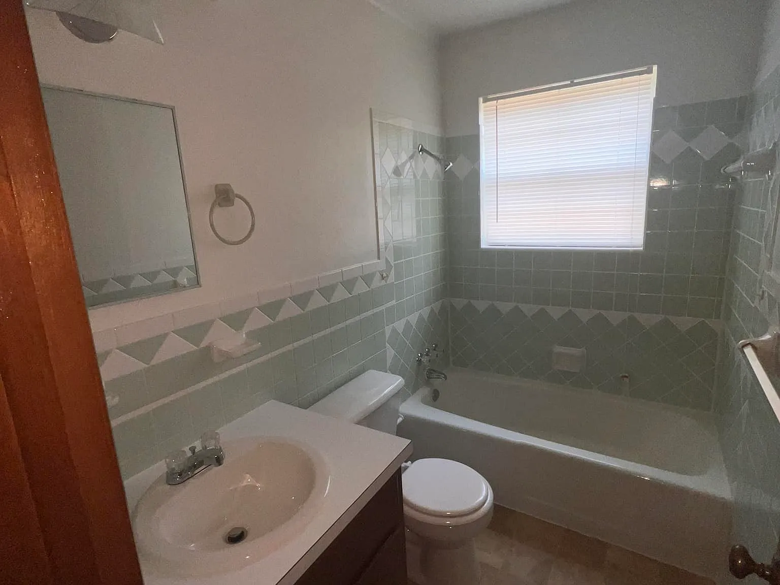 3 bed, 1400 sqft, $1,200 — Photo 4