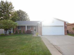 51687 Julies Dr, Chesterfield, MI