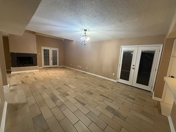 4th image of 80 Stanton Hall Dr