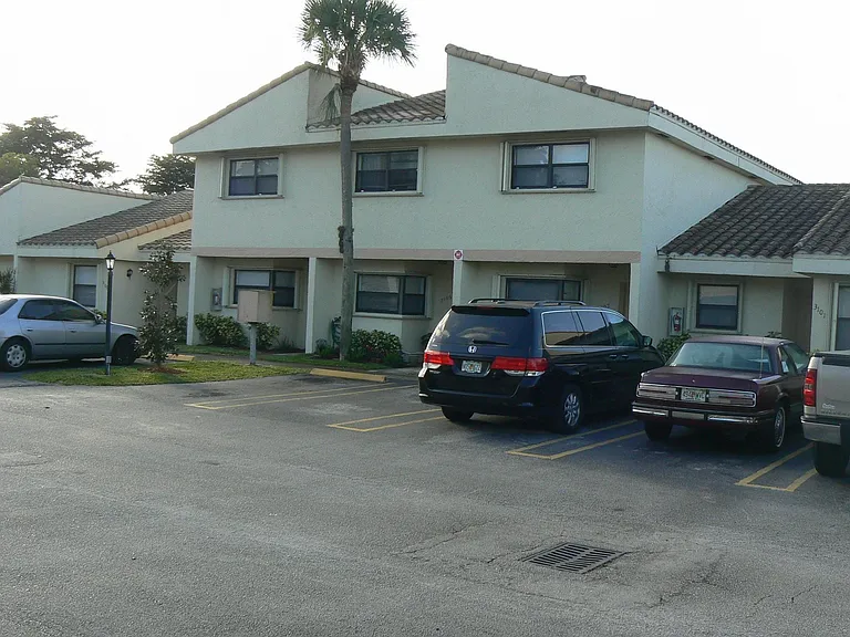 3117 Coral Ridge Dr #3117 — Photo 2