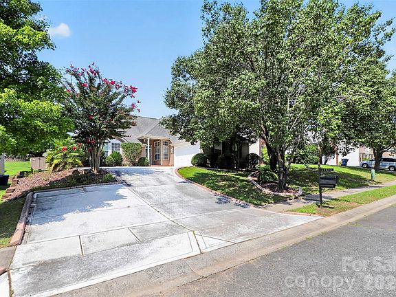 2nd image of 14642 Hawick Manor Ln