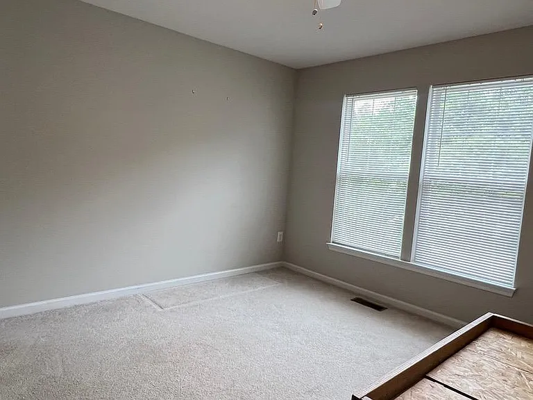 16 Emerald Dr — Photo 31