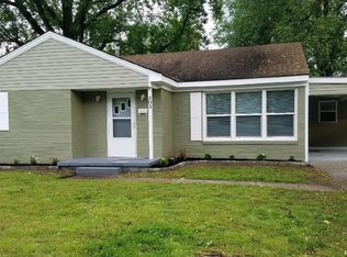 203 E Murray Ln, Sikeston, MO 63801