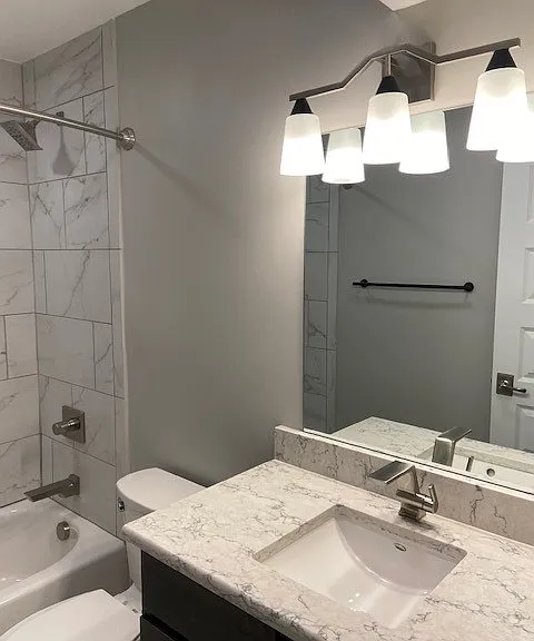Country Club Apartments — Photo 8