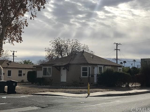 1st image of 1597 W 20th St