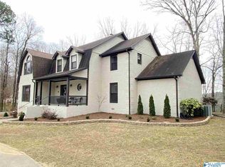 102 Oak Trl NE, Hartselle, AL 35640