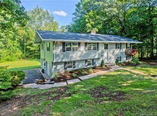 1640 Hill St, Suffield, CT 06078