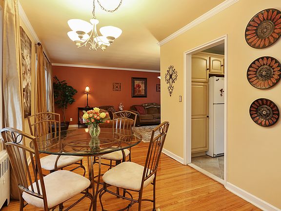 2nd image of 15 Fieldstone Dr APT 142