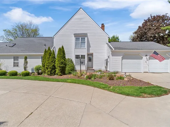 31 Ironwood Dr, Westfield Center, OH 44251