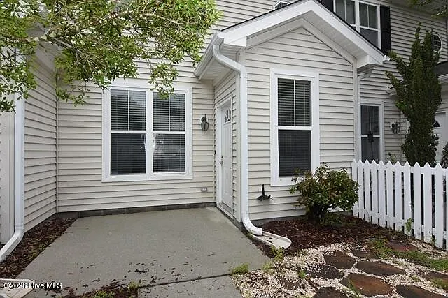 2 bed, 2.5 bath, $1,825 — Photo 4