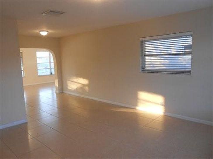 1st image of 6007 NW 67th Ave