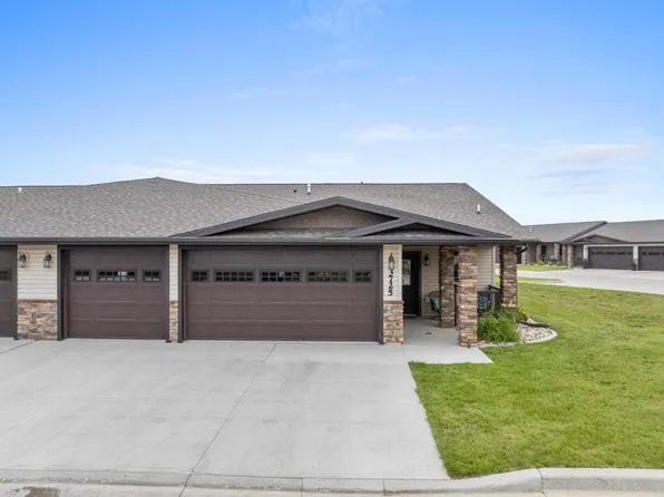 3725 White Pine Cir SE, Minot, ND 58701