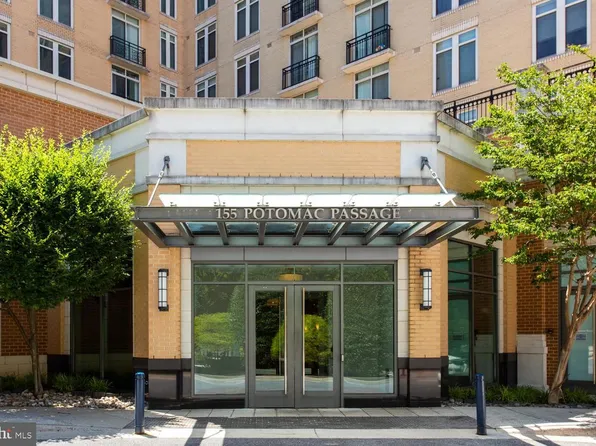 155 Potomac Psge Unit 910, Oxon Hill, MD 20745