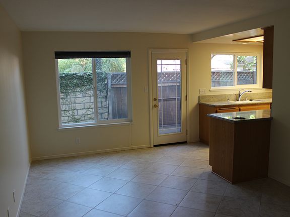 9346 Halifax Breakfast Room_08252015