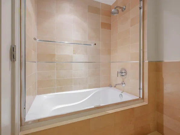 64-05 Yellowstone Boulevard image 13 of 14