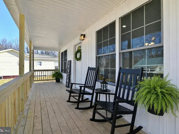 240 Deford Ave, Stanley, VA 22851