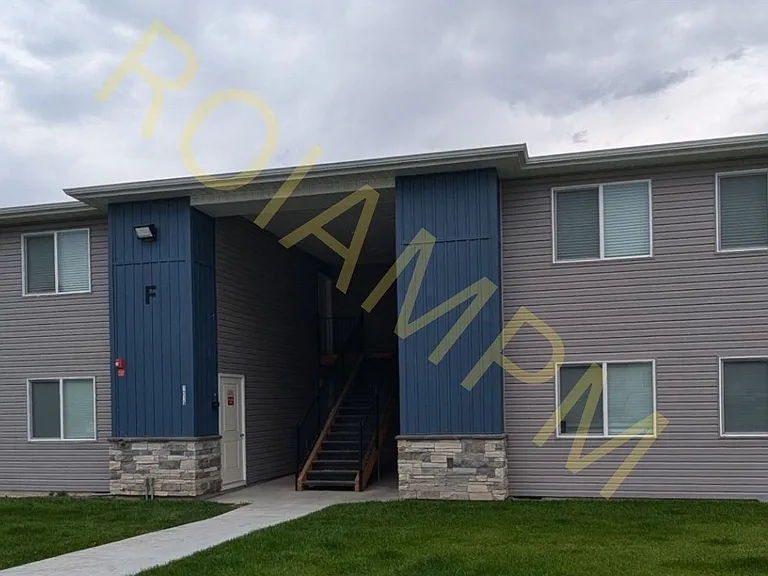 1215 South Eisenhower Street — Photo 13