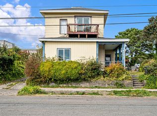 334 SW 9th St, Newport, OR 97365