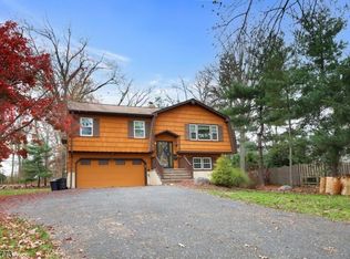 3 Hillcrest Dr, Wayne, NJ 07470