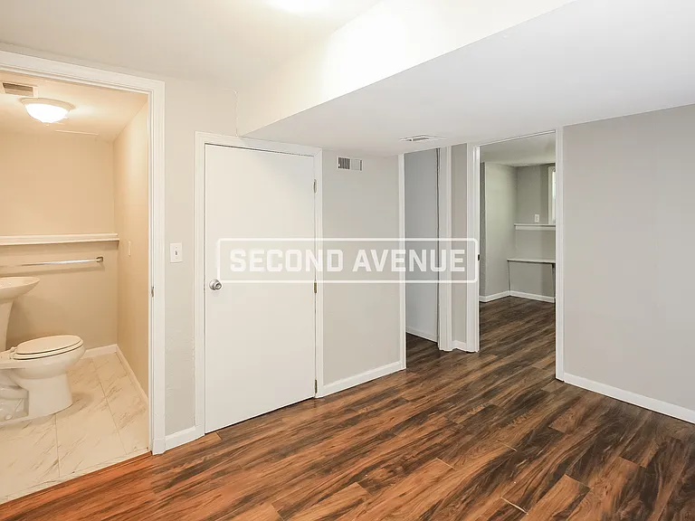11032 N Harrison St — Photo 6