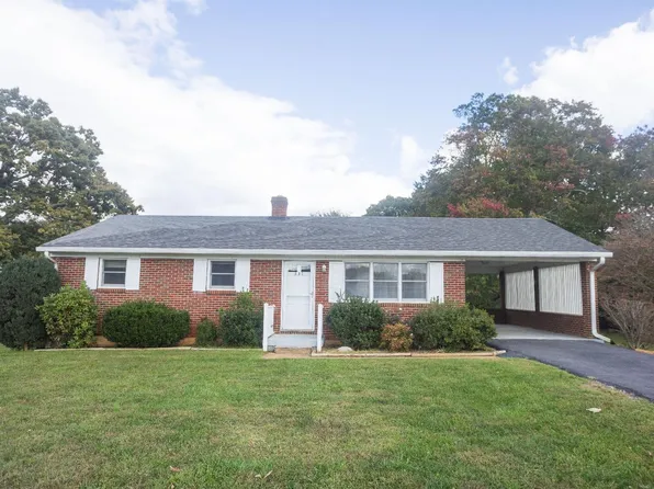 335 Rainbow Forest Dr, Lynchburg, VA 24502