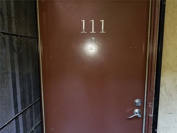 3rd image of 10622 Victory Blvd #111