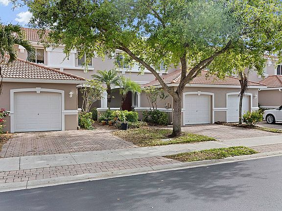 2nd image of 3247 Antica St