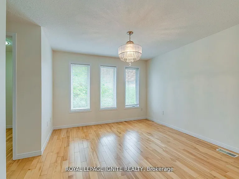 64 Templewood Dr — Photo 24