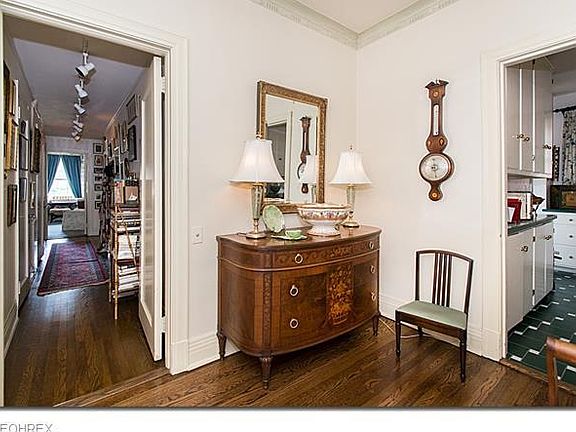 5th image of 13615 Shaker Blvd APT 2B
