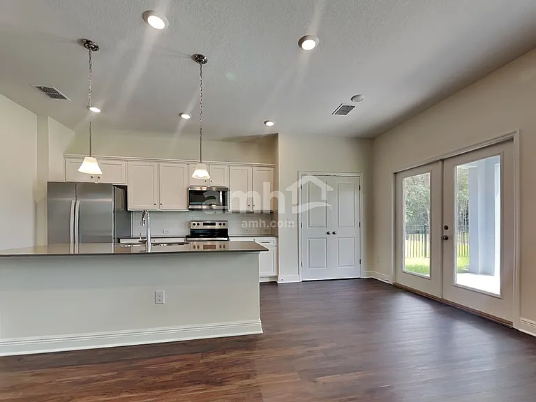 27438 Saint Andrews Ave — Photo 6