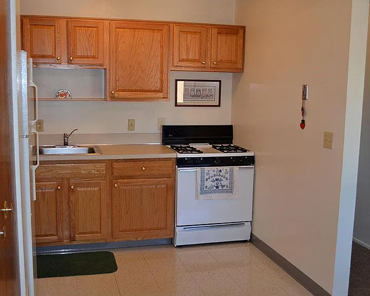 Willo Vu Apartments of Eastlake — Photo 11