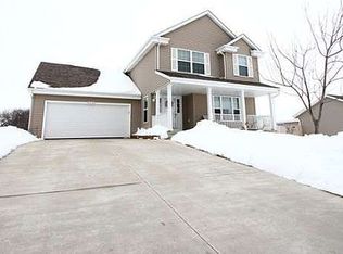 1719 Redtail Dr, Hartford, WI 53027