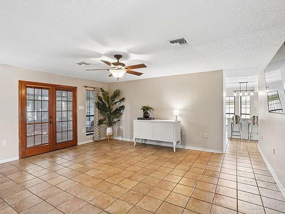 5th image of 109 Lambda St