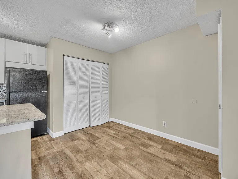 364 Northpointe Ct #206 — Photo 9