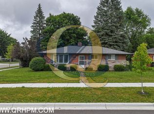 5273 Greenleaf Dr, Swartz Creek, MI 48473