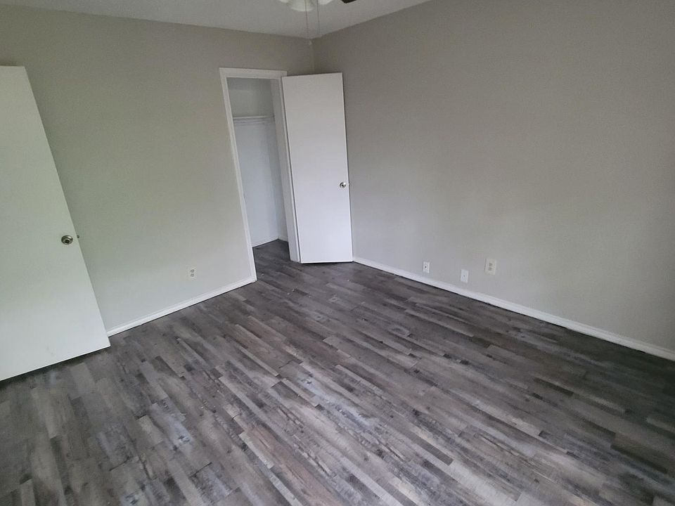 1st image of 410 Dawn Dr