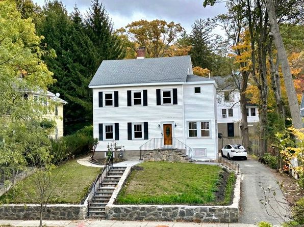 492 Lowell Ave