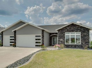 5419 43rd St S, Fargo, ND 58104