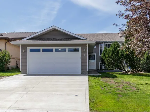 3 E Pickering Close, Sylvan Lake, AB T4S 1K2