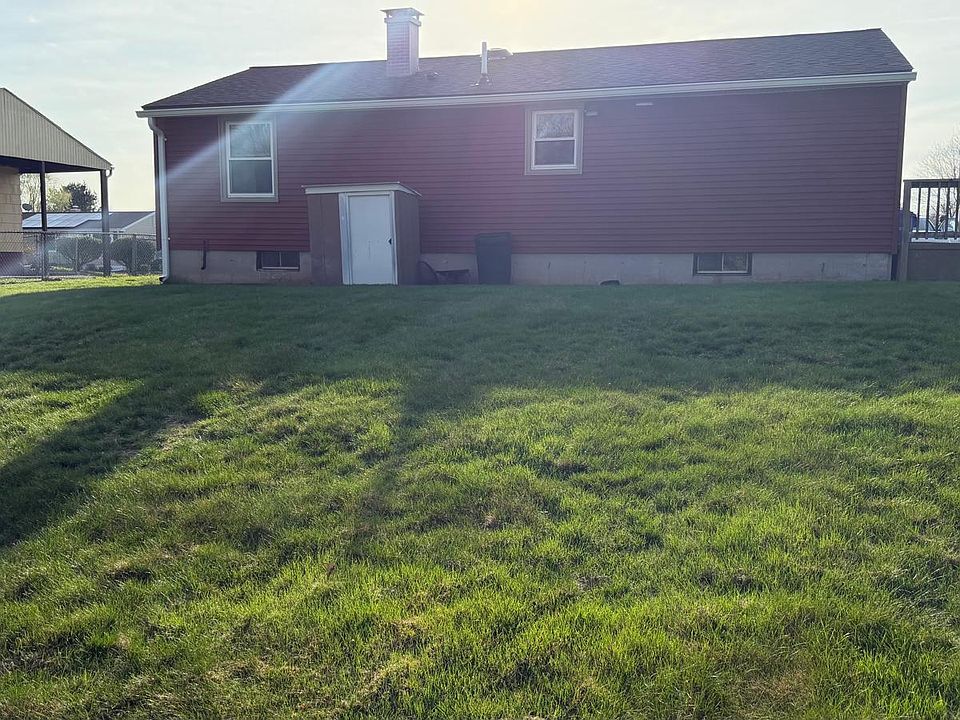 1st image of 23 Farmstead Cir
