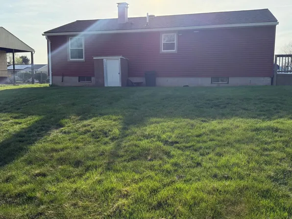 23 Farmstead Cir, Bloomfield, CT 06002