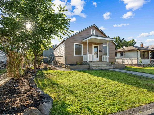 722 3rd St, Clarkston, WA 99403