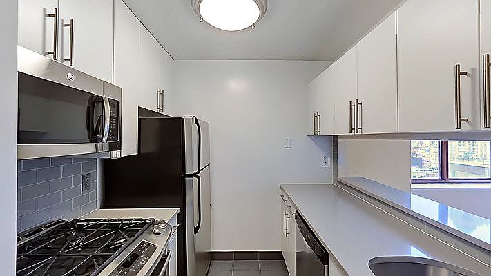 1st image of 260 W 52nd St APT 4C