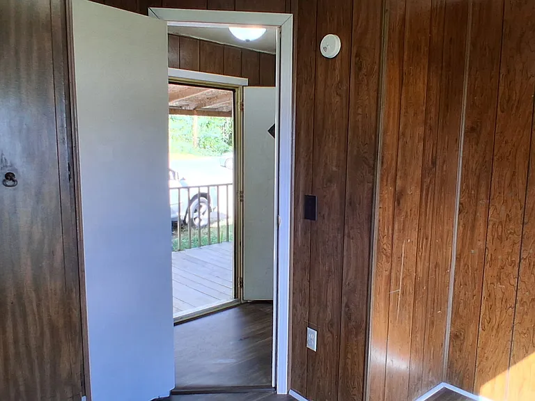 120 Joyner Ln — Photo 16