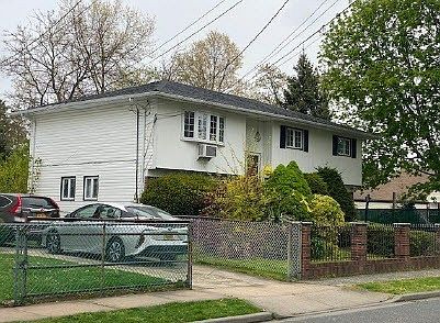 3rd image of 203 Argyle Ave