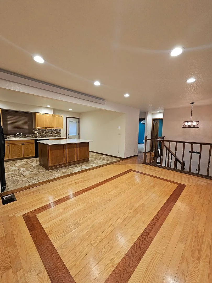 4 Bed | 2 Bath | Double Garage | Pet Negotiable — Photo 4