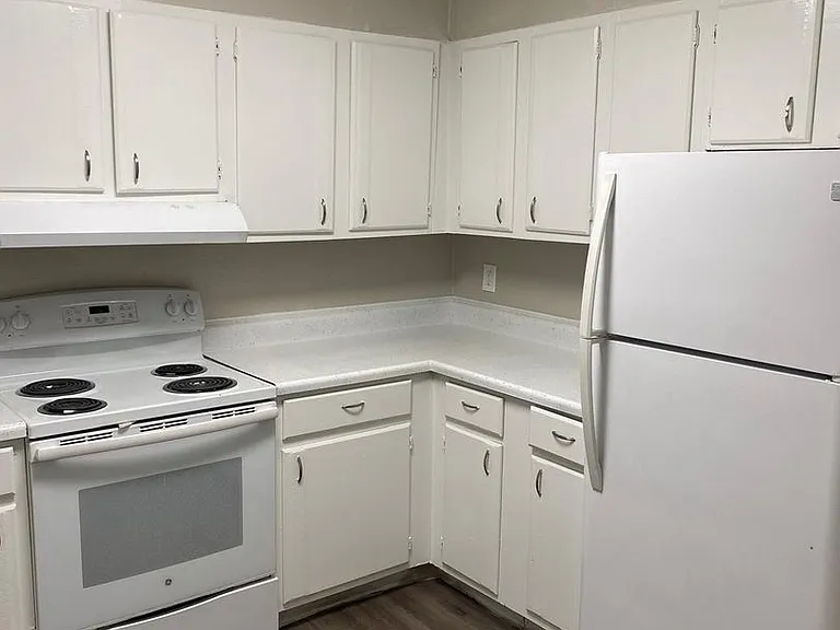 Gleneagle Apartment Homes — Photo 62